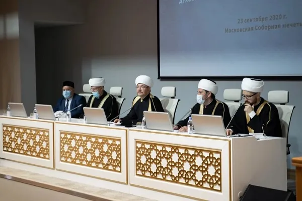 Заседание Пленума ДУМ РФ открылось в Москве