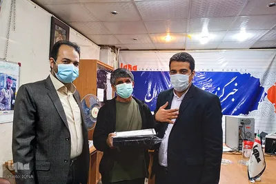 تجلیل استانداری فارس از عکاس ایکنا‎‎
