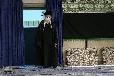 مراسم عزاداری شب عاشورا با حضور رهبر معظم انقلاب