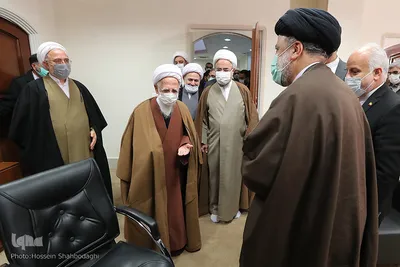 Qom: Irans Präsident trifft die Religionsgelehrten
