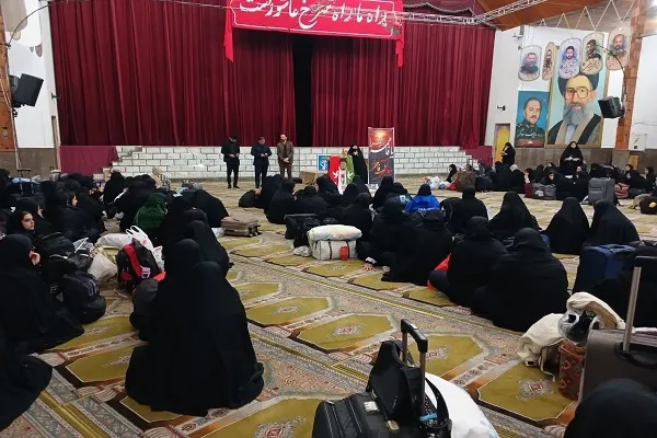 اعزام نخستین گروه از دانش‌آموزان دختر ساروی به مناطق عملیاتی جنوب کشور