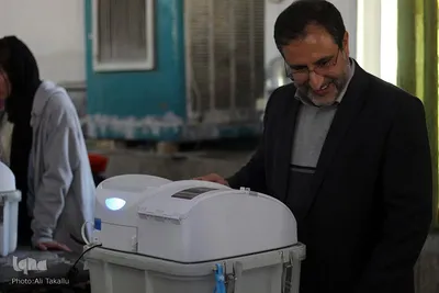 حضور حماسه ساز و پرشور ملایری ها در پای صندوق های رأی‎
