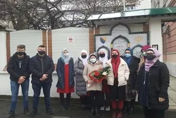 Bosnien: Studenten und Dozenten erweisen dem Märtyrer „Mohsen Fakhrizadeh“ die Ehre + Bilder
