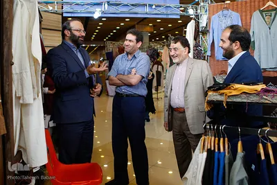 یحیی آل‌اسحاق، رئیس پیشین اتاق بازرگانی، صنایع، معادن و کشاورزی استان تهران در بازدید از نمایشگاه جامع تولیدات ملی 