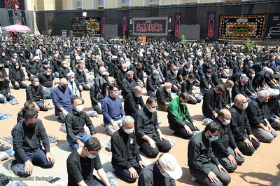 اقامه نماز ظهر عاشورا در مصلی امام (ره) تبریز‎‎