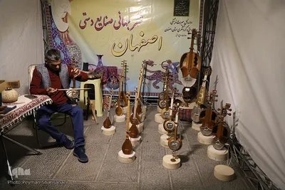 آیین افتتاح نمایشگاه هنر‌های سنتی و صنایع دستی استان‌های  اصفهان و هرمزگان