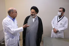 بازدید سرپرست حجاج ایرانی از مرکز پزشکی هلال احمر در مدینه