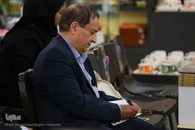 نشست گفت‌وگو درباره کتاب «توسعه پایدار و محیط‌زیست در سیاست خارجی ایران»