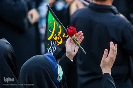مراسم وداع با پیکر شهدای مدافع حرم در میدان امام حسین(ع)