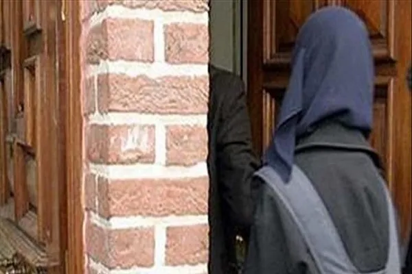İngiltere'de 14 yaşındaki Müslüman kıza saldıranlar gözaltına alındı