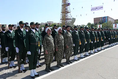 حضور و سخنرانی رهبر انقلاب در مراسم دانش‌آموختگی دانشجویان دانشگاه امام حسین (ع)