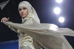 Un mannequin portant le hijab apparaît pour la première fois dans une publicité en Russie
