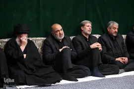 مراسم عزاداری شب عاشورای حسینی در حسینیه امام‌خمینی(ره)