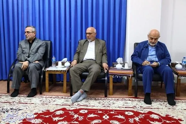 نماینده ولی فقیه در مازندران  با  دبیر کانون های خدمت رضوی  استان