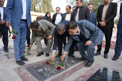 غبارروبی گلزار شهدای شهرستان پلدختر با حضور استاندار لرستان