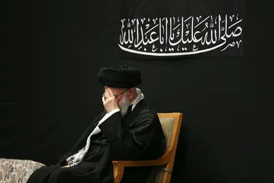 مراسم عزادارای شب عاشورا با حضور رهبر معظم انقلاب