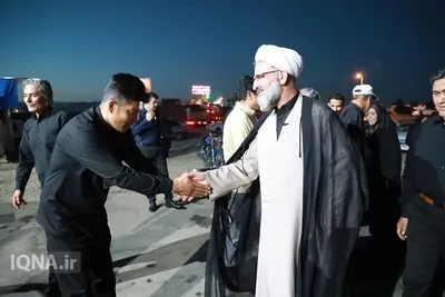 بازدید نماینده رهبر معظم انقلاب در استان سمنان از مواکب خدمت‌رسان به عزاداران شرکت کننده در مراسم تشییع رهبر شهید انقلاب 