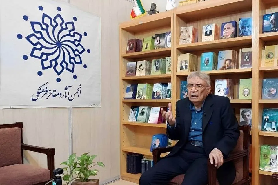 پیوند نسل جدید با قله‌های زبان فارسی نیاز به برنامه‌ریزی مستمر دارد