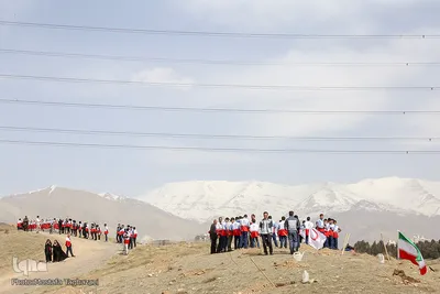 کاشت نهال صلح در بوستان طبیعت پردیسان توسط اعضای هلال احمر