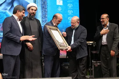 آیین اعطای تندیس ملی فداکاری دانشجویان ایران