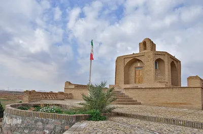 مقبره ابن حسام خوسفی؛ شاعر آیینی