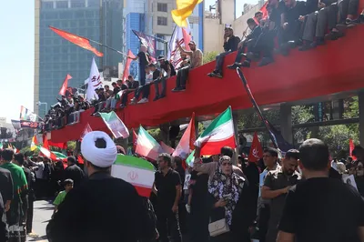 تشییع پیکر مطهر رهبر شهید در مشهد مقدس
