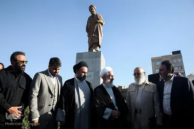 مجسمه علامه امینی در میدان الغدیر تهران