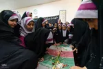 آیین استقبال از پیکر شهید گمنام در دبستان کمائی اصفهان