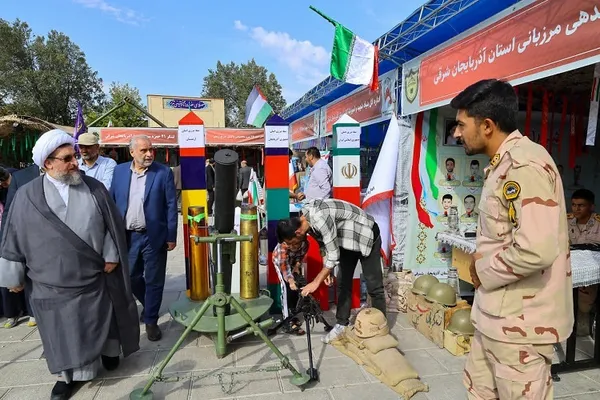 بازدید امام جمعه تبریز از نمایشگاه توانمندی‌های دفاعی