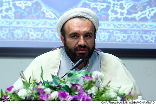 تجلیل از حجت‌الاسلام شاهسونی در مراسم تکریم چهره‌های قرآنی شهرستان استهبان