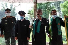 ادای احترام خدام رضوی به مقام والای شهدای گمنام اهواز