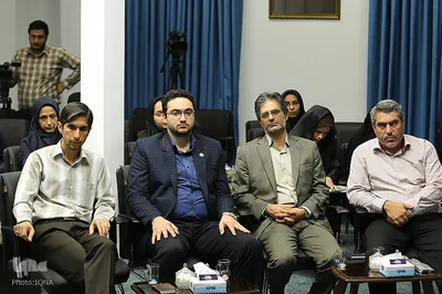 رونمایی از جلداول نخستین کتاب ایرانی آموزش زبان انگلیسی