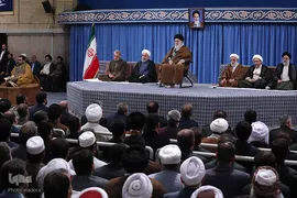 دیدار میهمانان کنفرانس بین‌المللی وحدت‌اسلامى‌ با رهبر انقلاب