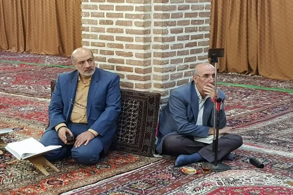 کرسی تلاوت در مسجد استاد و شاگرد تبریز
