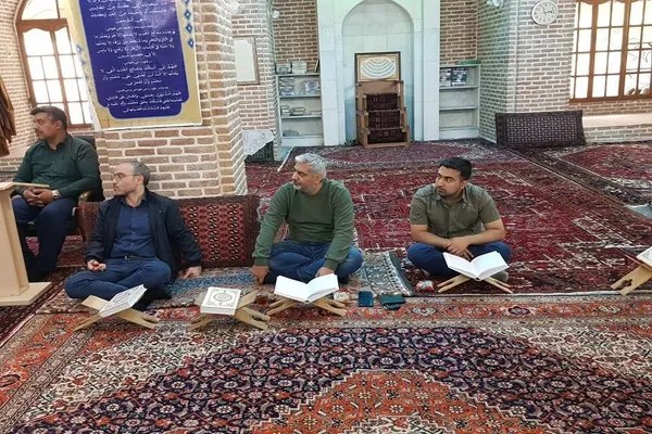 کرسی تلاوت در مسجد استاد و شاگرد تبریز
