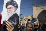 خدمت‌رسانی بسیج اصناف خراسان‌رضوی به تشییع‌کنندگان رهبر شهید
