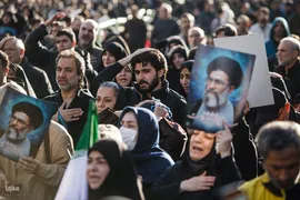 تجمع خودجوش مردم عزادار تهران در میدان انقلاب