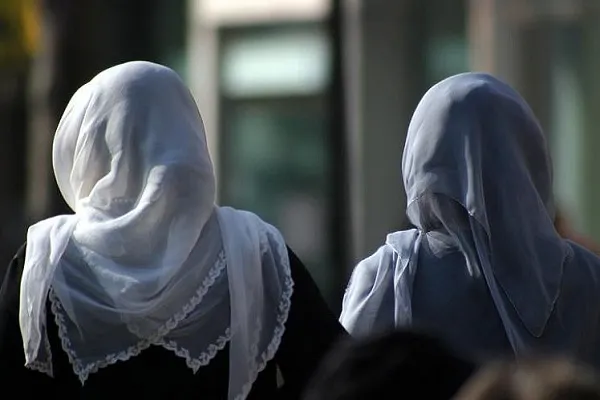 Özbekistan’dan üniversitelerde başörtüsü yasağı iddiasına yalanlama