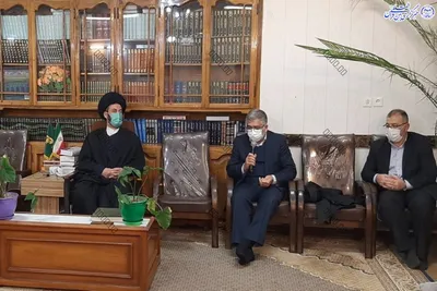 دیدار دکتر طیبی، رئیس جهادانشگاهی کشور با آیت الله دکتر عاملی، نماینده ولی فقیه در استان و امام جمعه اردبیل در حاشیه سفر به استان برای افتتاح و کلنگ‌زنی طرح‌های جهادانشگاهی واحد اردبیل به مناسبت چهل و سومین سالگرد پیروزی انقلاب اسلامی