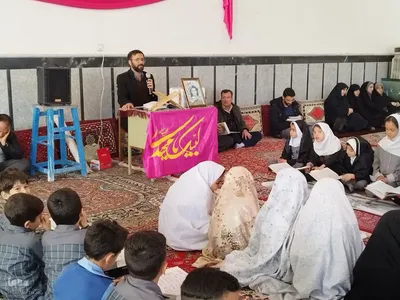 کرسی تلاوت قرآن کریم در پیهان ملایر‎