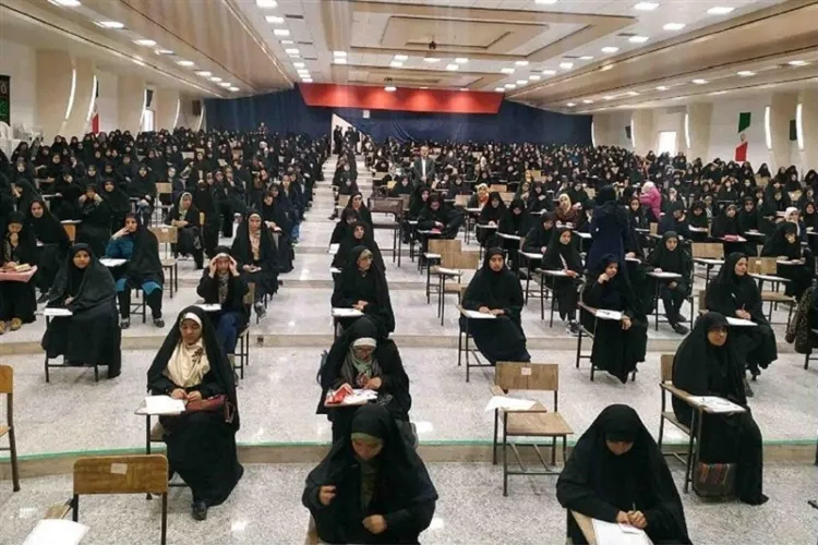 آزمون سراسری قرآن و عترت در کرمانشاه برگزار شد