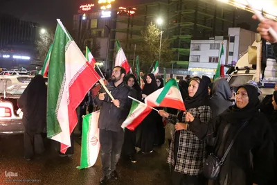 شیراز ایستاده در پای کار انقلاب اسلامی