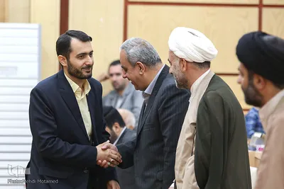 محفل انس با قرآن با حضور استاندار و فعالین قرآنی در قزوین