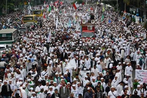 Demo Memprotes Statemen Gubernur Jakarta terkait Al-Quran