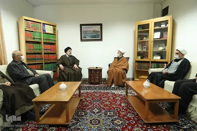 Qom: Irans Präsident trifft die Religionsgelehrten