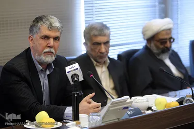 حجت الاسلام محمد عبداللهیان، عبدالهادی فقهی‌زاده و سید عباس صالحی درنشست شورای سیاست‌گذاری پانزدهمین دوره همایش بانوان قرآن‌پژوه