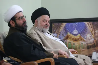 از راست؛ حجت الاسلام والمسلمین شهرستانی و حجت الاسلام اخوان صباغ