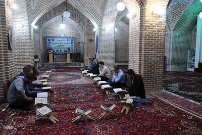 جلسه تخصصی قرائت قرآن کریم در مسجد استاد شاگرد تبریز