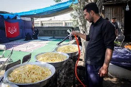 زائران پیاده حرم مطهر امام رضا (ع)