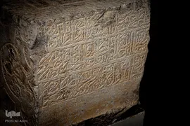 تخت فولاد؛ سرزمین نماد‌ها و نشانه‌ها